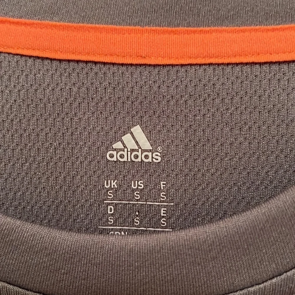 𝅺MENS or Womens Adidas Athletic Shirt